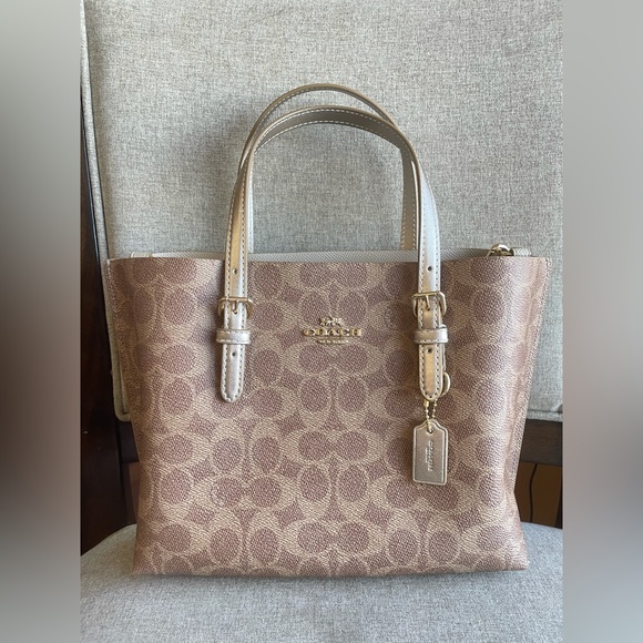 NWT！COACH Mollie Tote Bag 25 In Signature Canvas（COACH CW443）fast shipping
